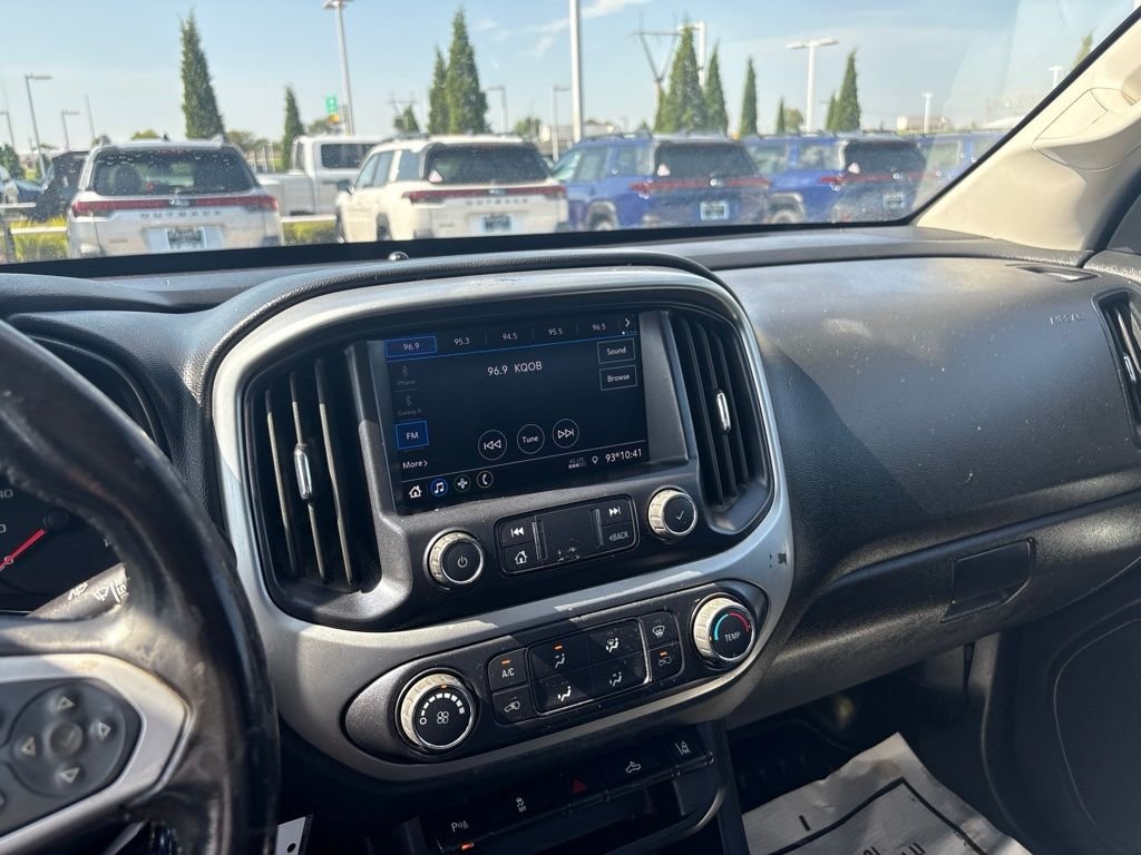Used 2022 White Chevrolet LT image 3
