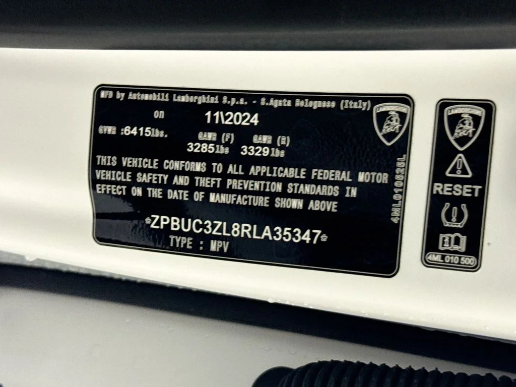 Used 2024 White Lamborghini Performante image 34