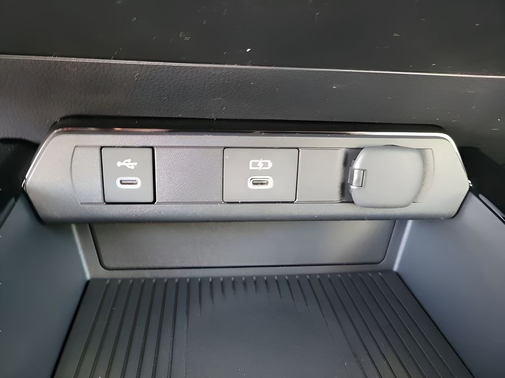 2026 Toyota Prius LE - Photo 21