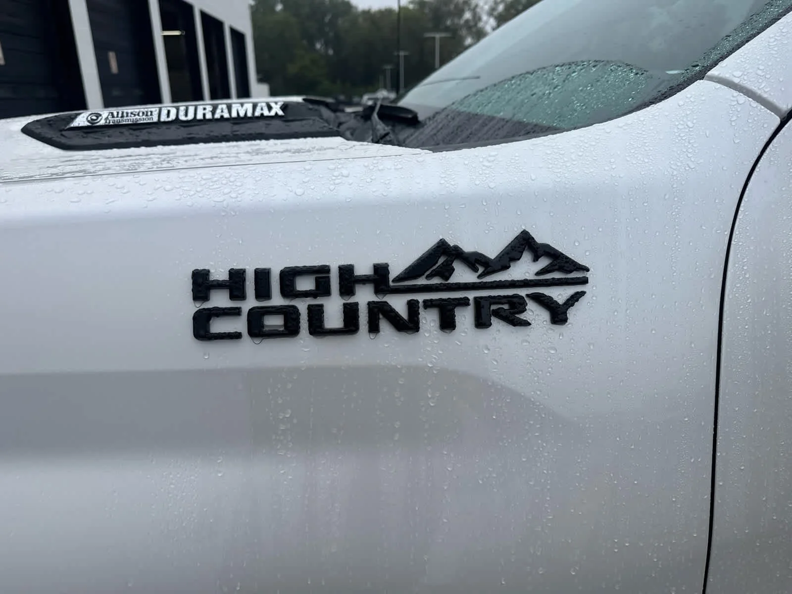 Used 2024 Iridescent Pearl Tricoat Chevrolet High Country image 2