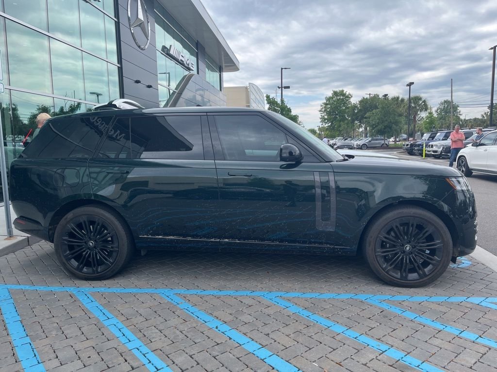 Used 2025 Green Land Rover Autobiography image 3