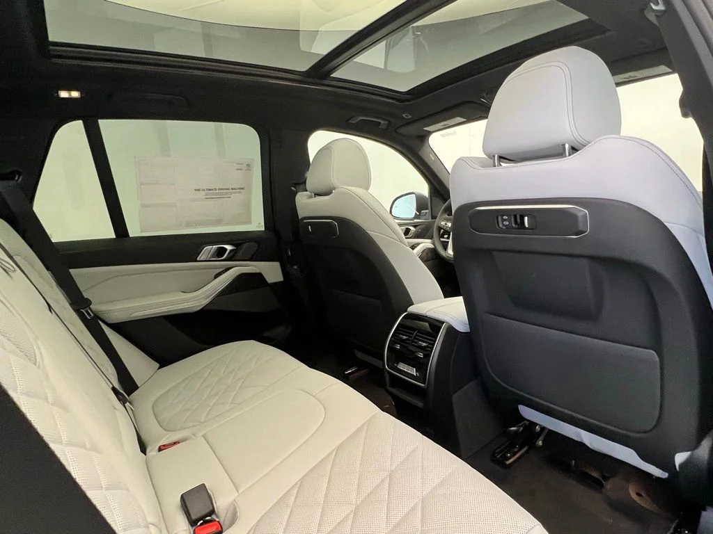 New 2026 Skyscraper Grey Metallic BMW xDrive40i image 8