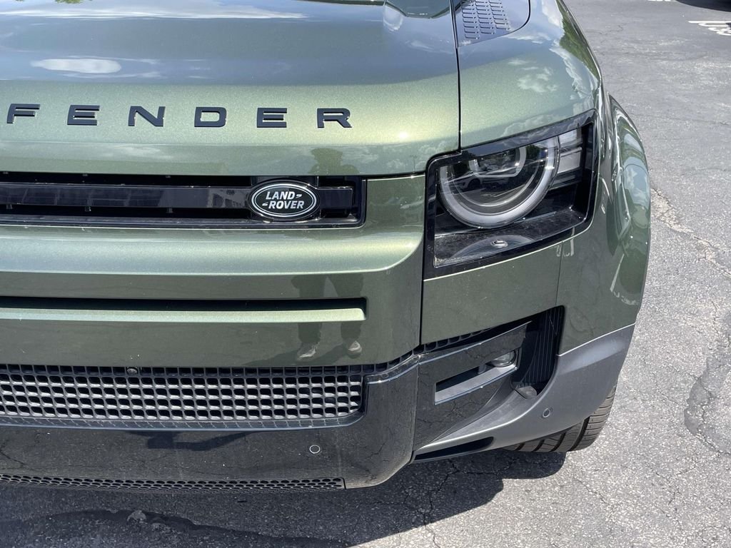 New 2026 Woolstone Green Land Rover S image 7