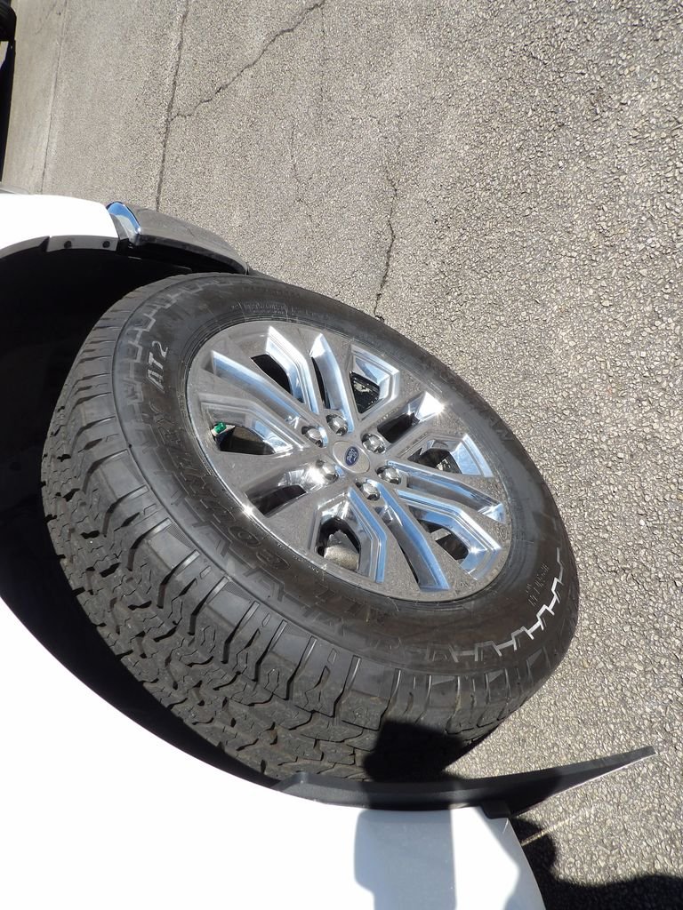 Used 2024 White Metallic Ford Lariat image 12