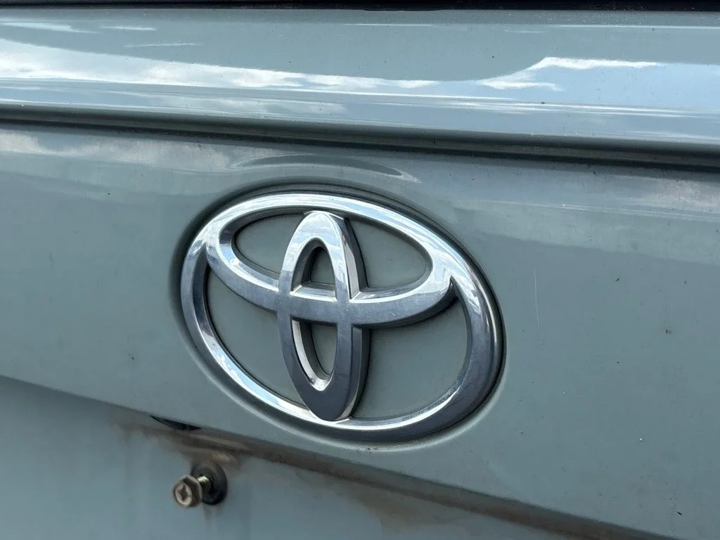 Used 2021  Toyota XLE Premium image 29