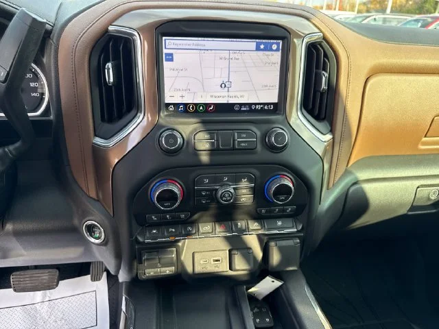 Used 2020 IRIDESCENT PEARL TRICOAT Chevrolet High Country image 22