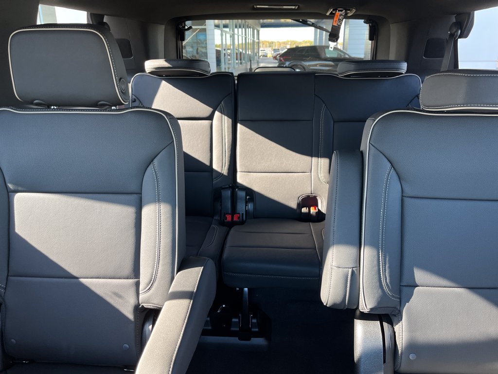 New 2027 Onyx Black GMC Elevation image 21