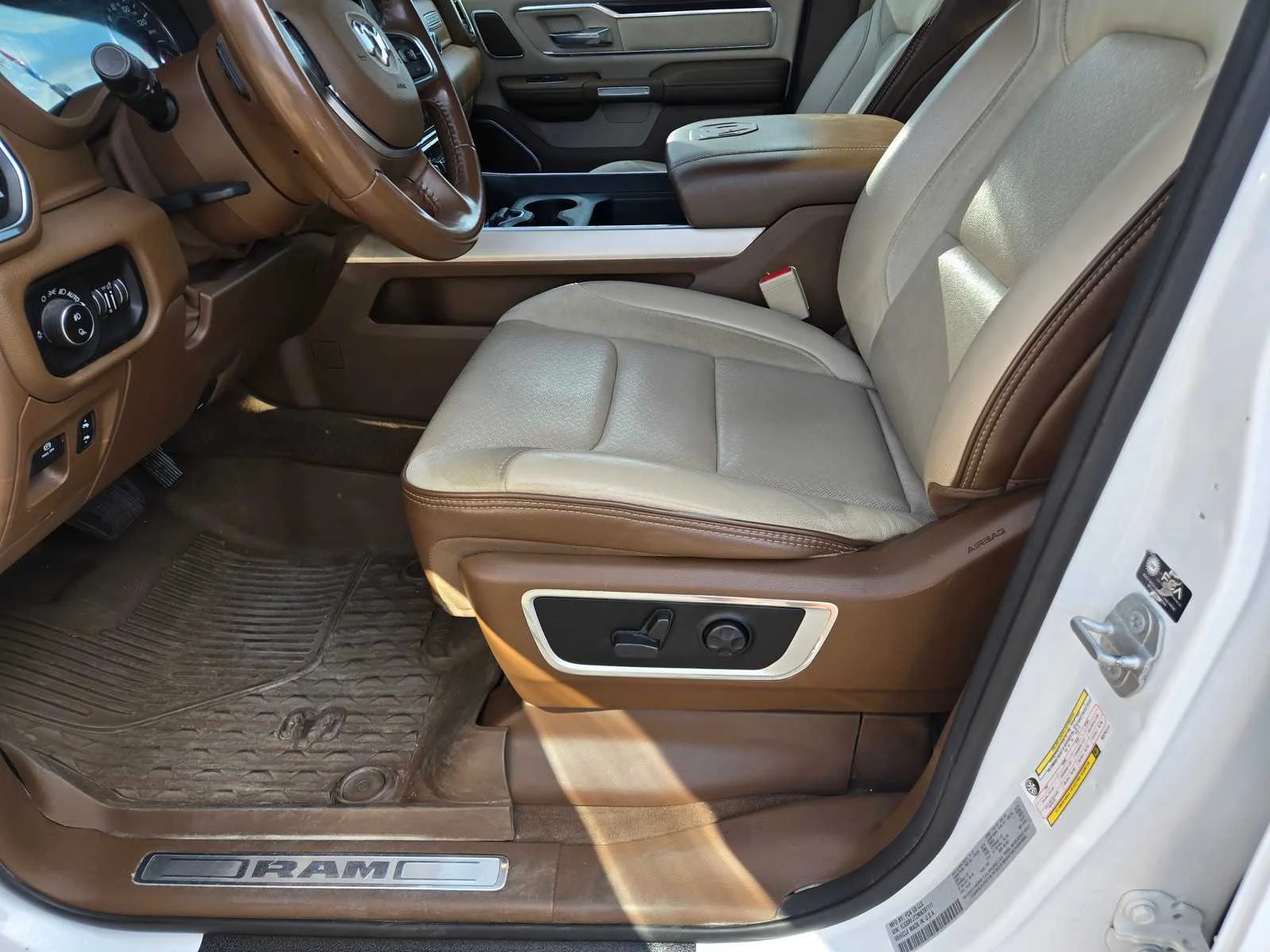 Used 2021  Ram Laramie image 22