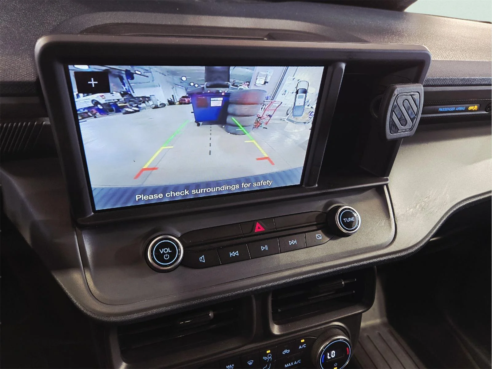 Used 2022 Oxford White Ford XL image 25