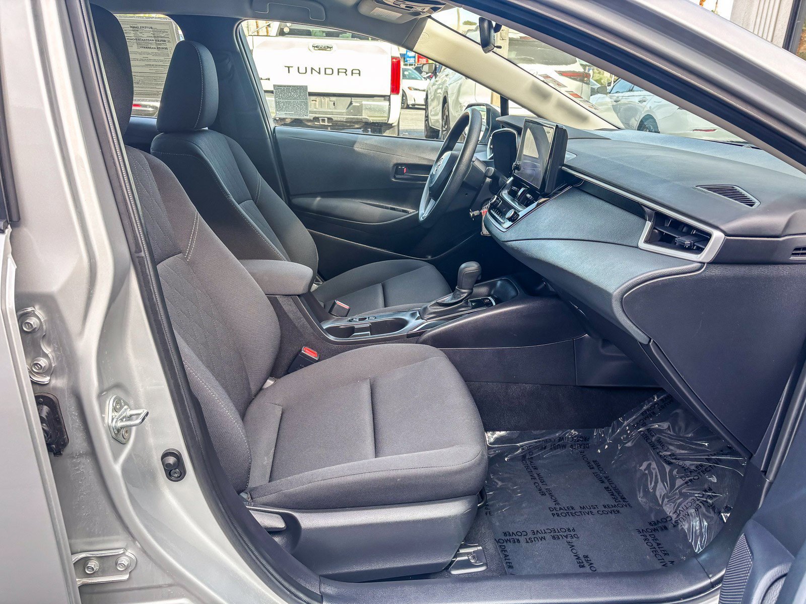 2025 Toyota Corolla LE - Photo 18