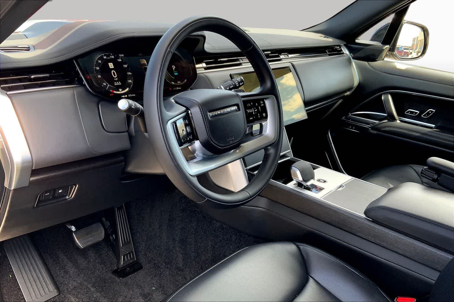 2025 Land Rover Range Rover SE - Photo 8
