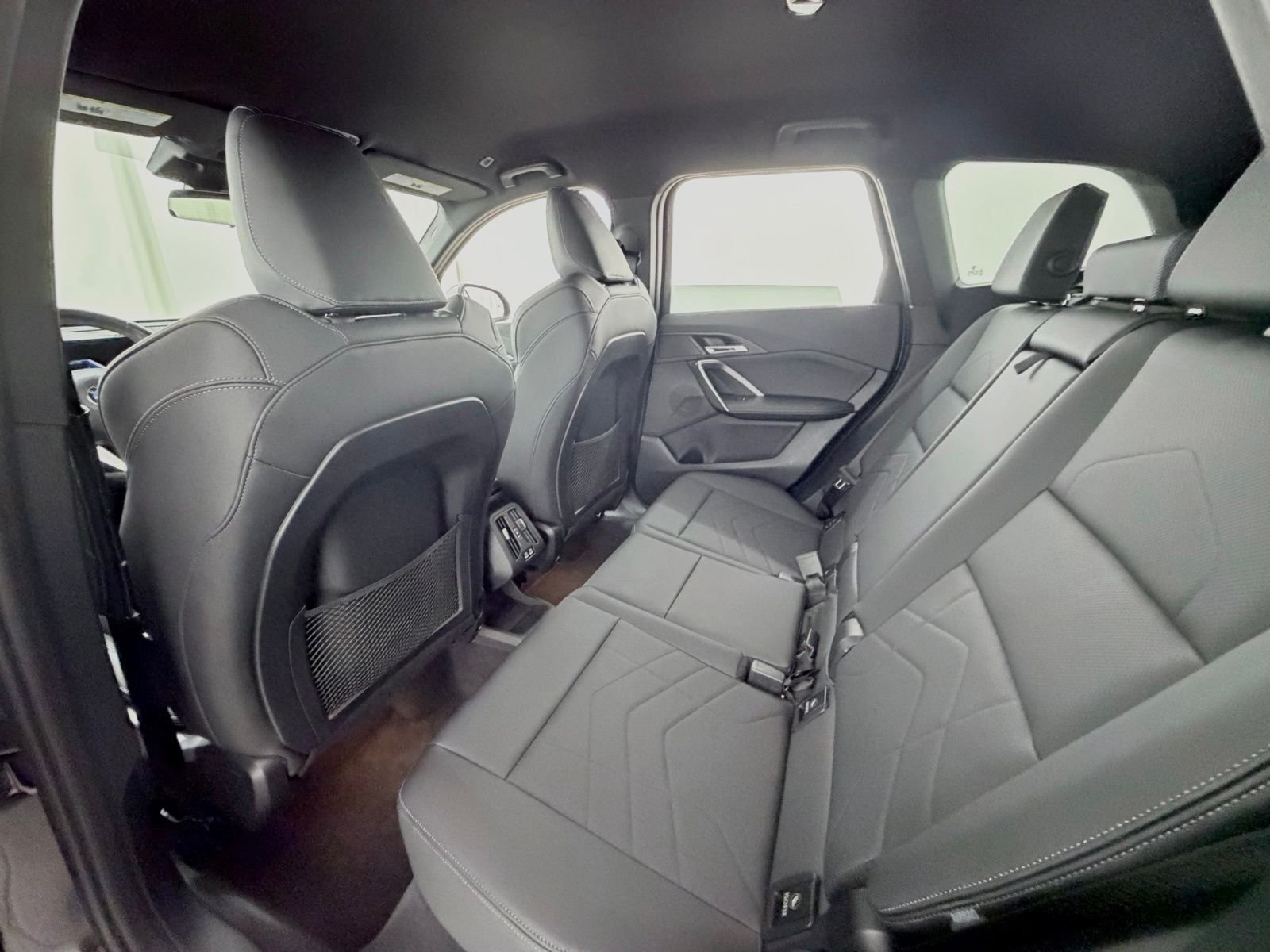 Used 2023 Black Sapphire Metallic BMW xDrive28i image 33