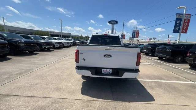 New 2026 Oxford White Ford XLT image 11