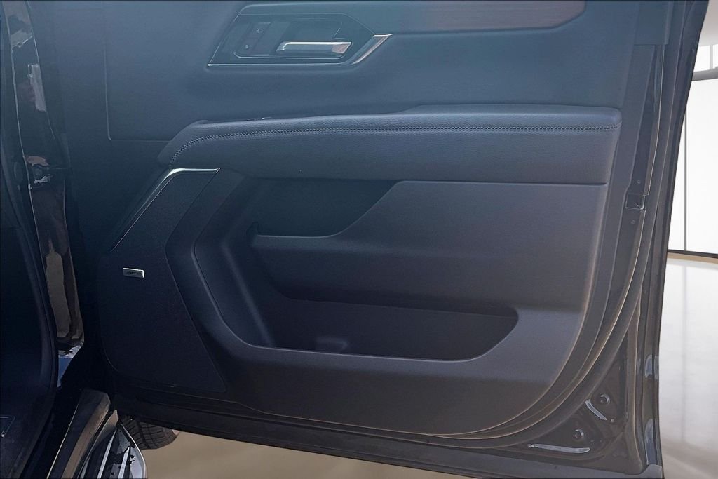 Used 2025 Black GMC Denali image 19