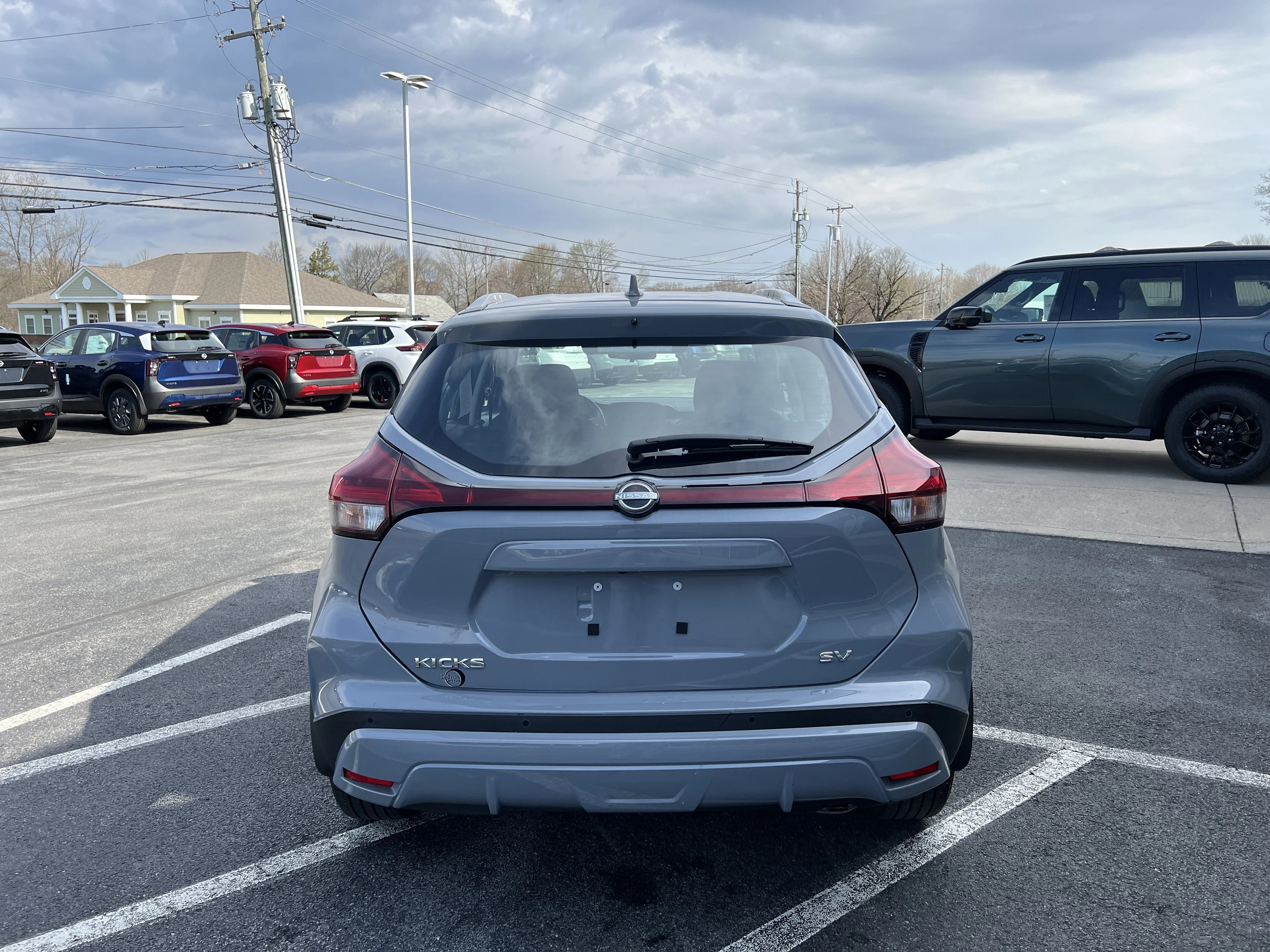 Used 2023 Boulder Gray Pearl Nissan SV image 7