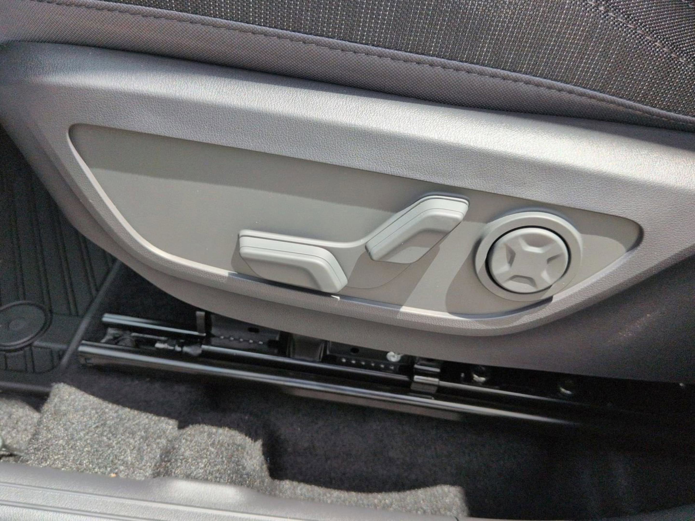 New 2027 Aurora Black Pearl Kia S image 29