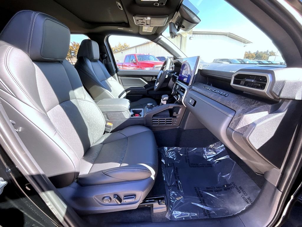 2026 Toyota Tacoma Limited - Photo 10