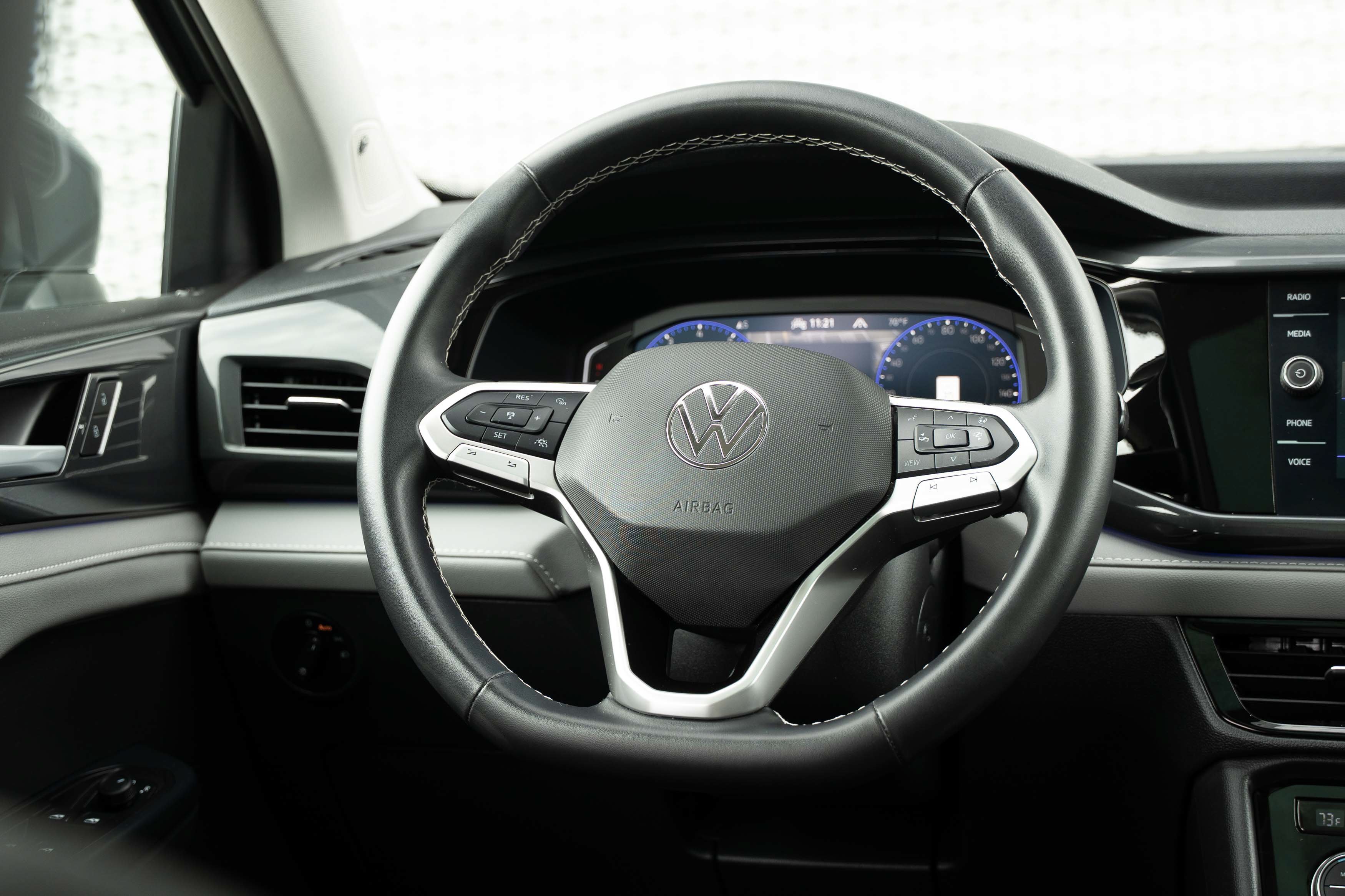 Used 2024 Platinum Gray Metallic Volkswagen SEL image 9