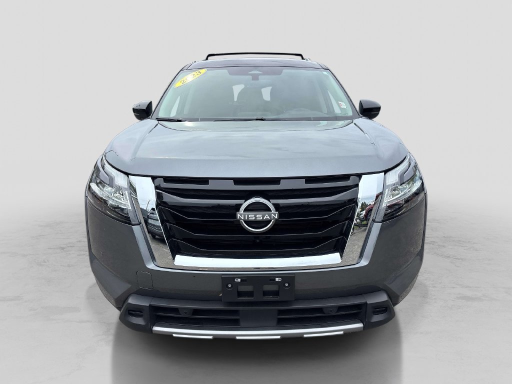 Used 2023 Gray Nissan SL image 6