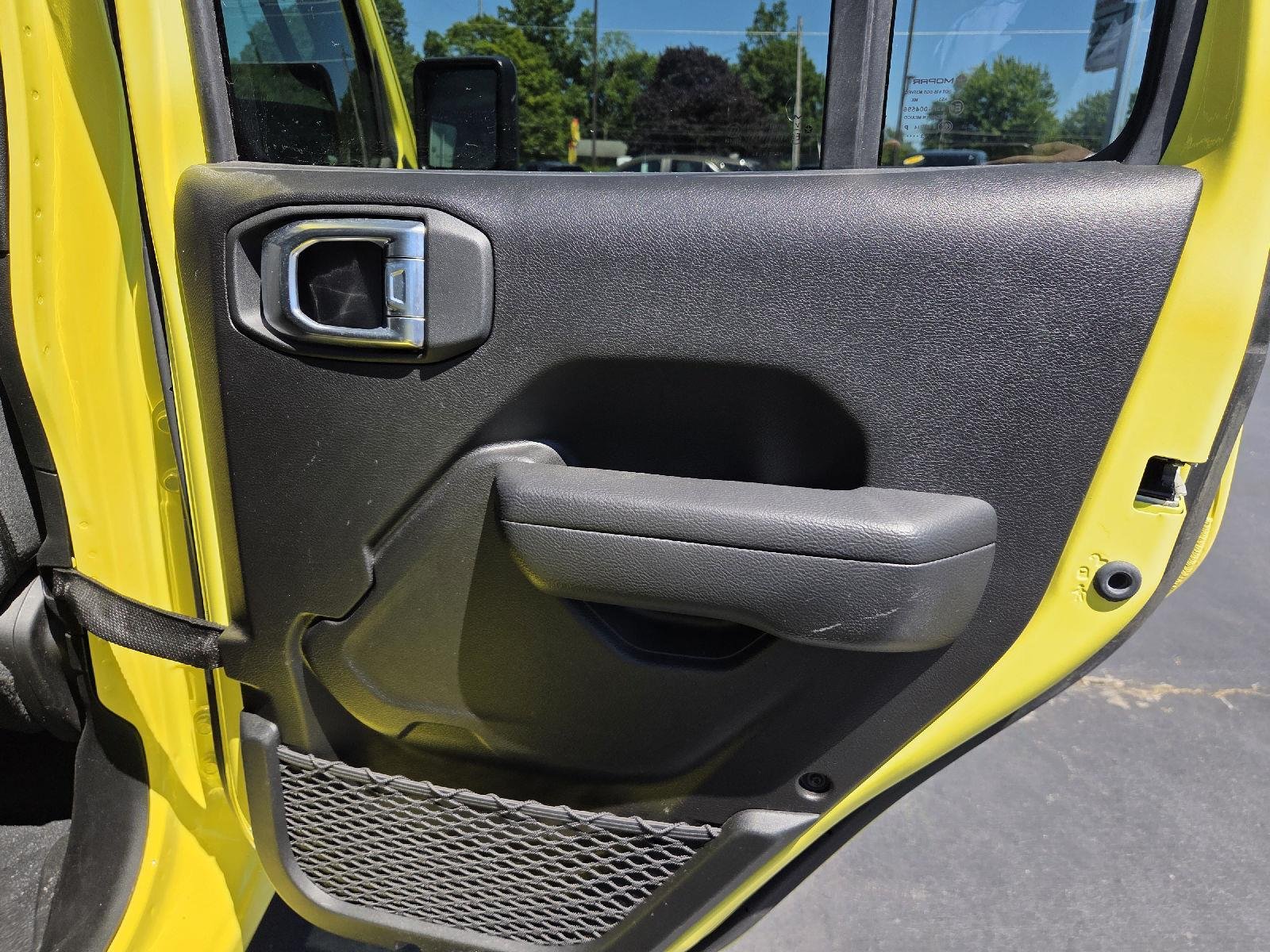 Used 2024 YELLOW JEEP SPOR image 28