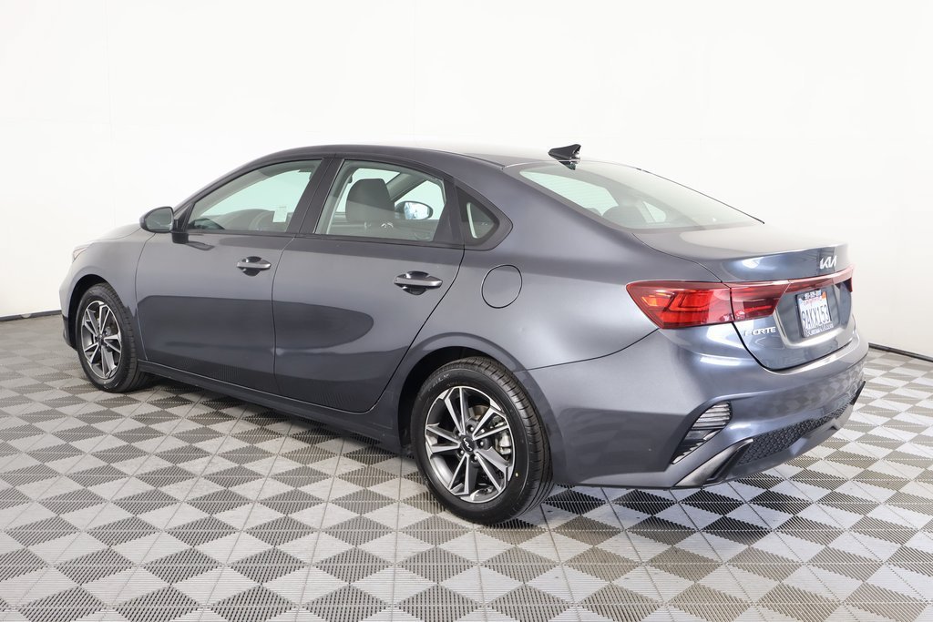 Used 2022 Gray Kia LXS image 4