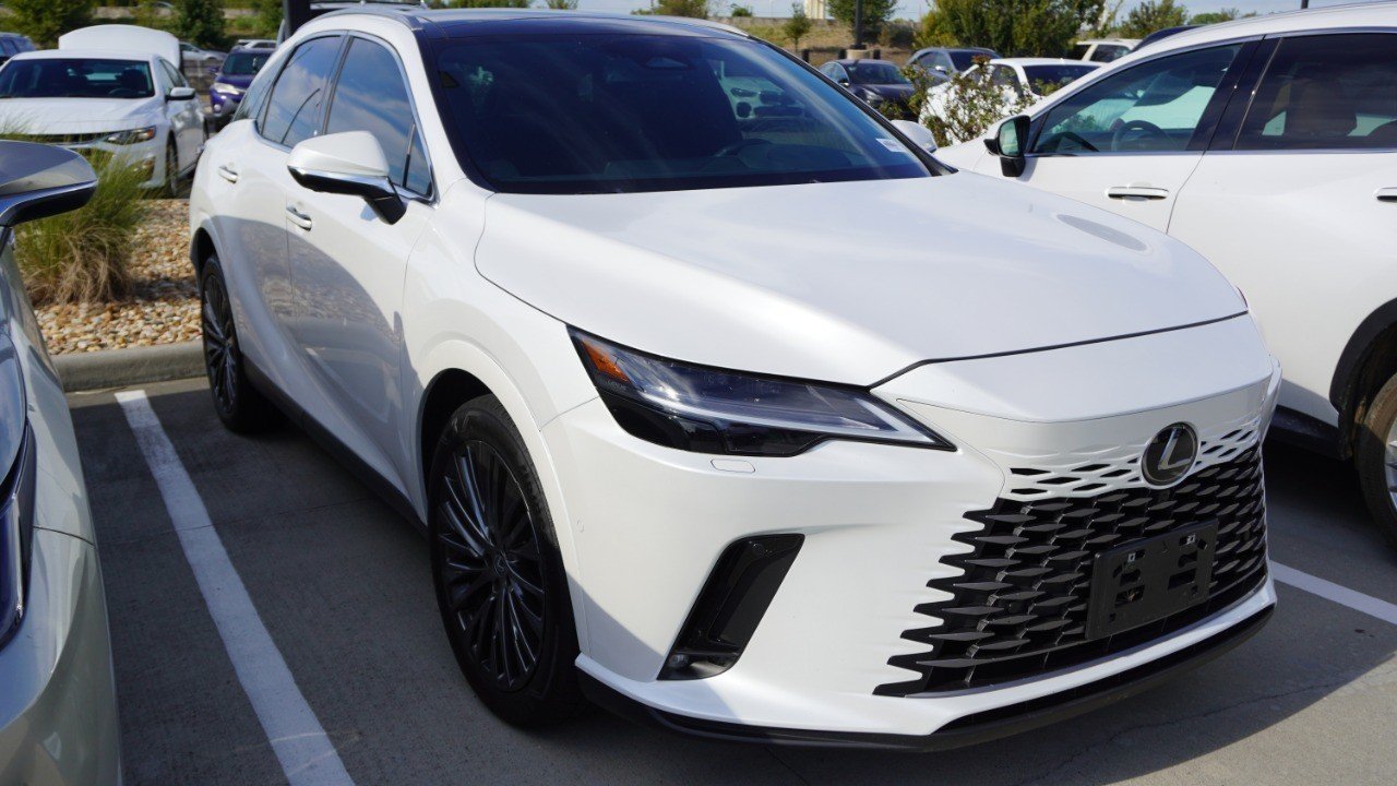 Used 2025 White Lexus RX 350 Luxury image 3