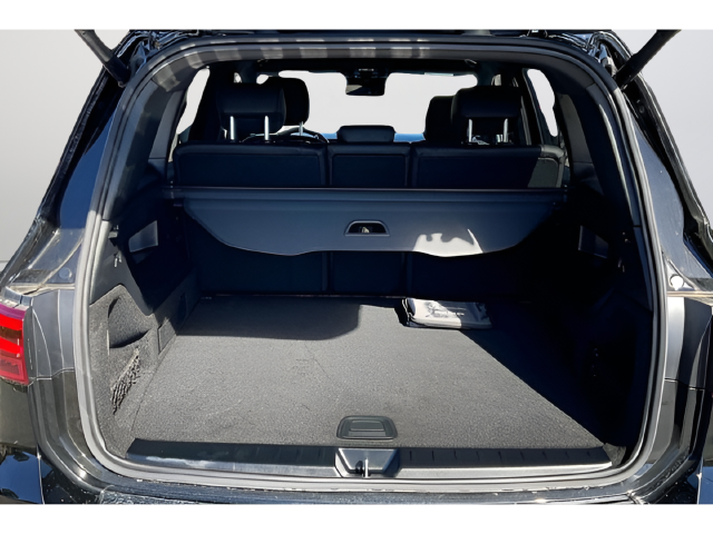 Used 2025 Black Mercedes-Benz GLB 250 image 25