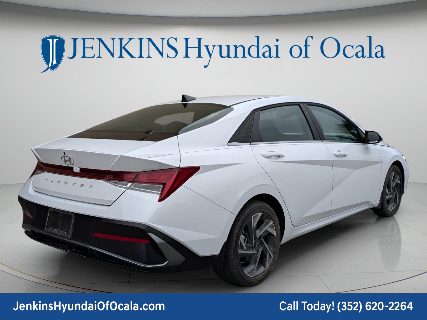 Used 2025 Serenity White Hyundai SEL Convenience image 4