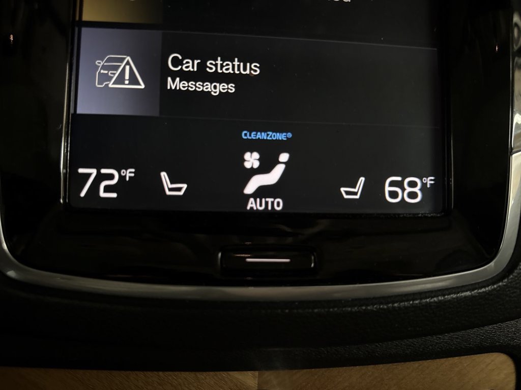 Used 2019 Crystal White Pearl Volvo T8 Inscription image 27