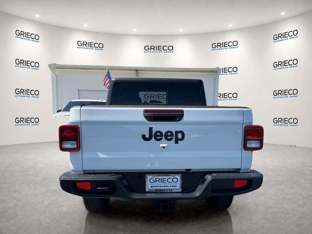 Used 2022 White Jeep Sport image 6
