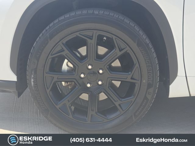 Used 2022 Beige Toyota L image 13