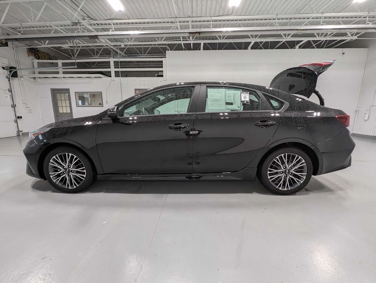 Used 2023 Aurora Black Kia GT-Line image 12