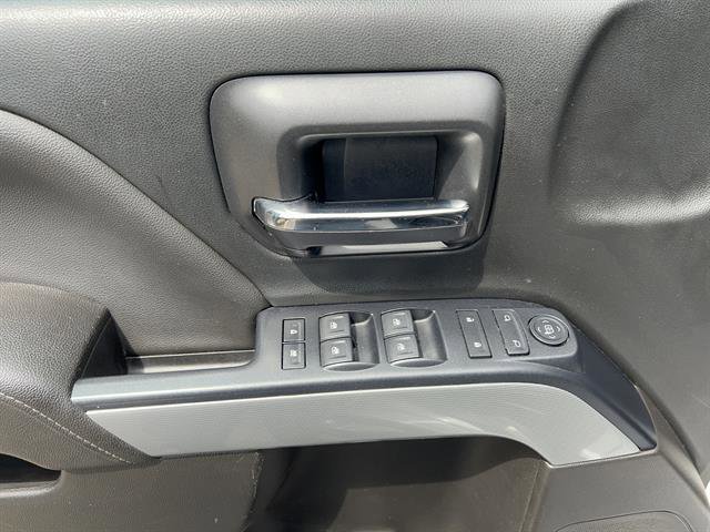 Used 2017 SUMMIT WHITE Chevrolet LT image 18