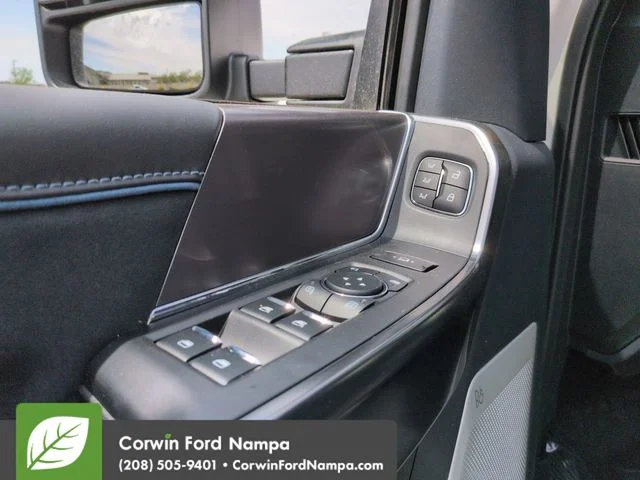 New 2026 Star White Metallic Tri-Coat Ford Platinum image 11