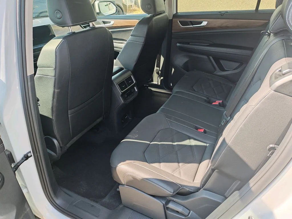 2025 Volkswagen Atlas SE w/Tech - Photo 28