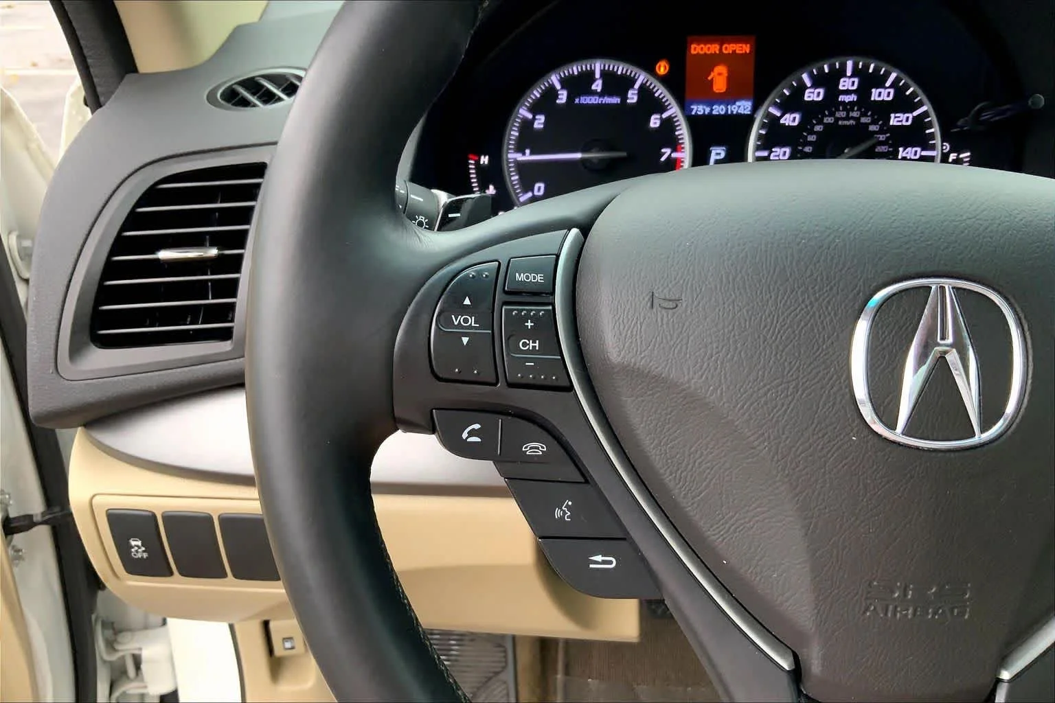 Used 2015 White Diamond Pearl Acura  image 22
