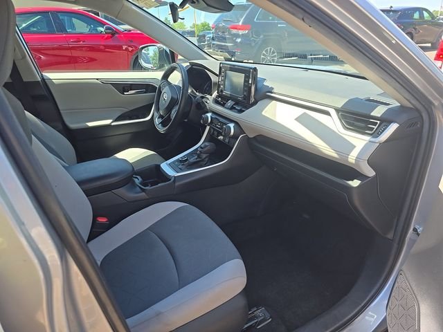 Used 2022 Silver Toyota XLE image 4
