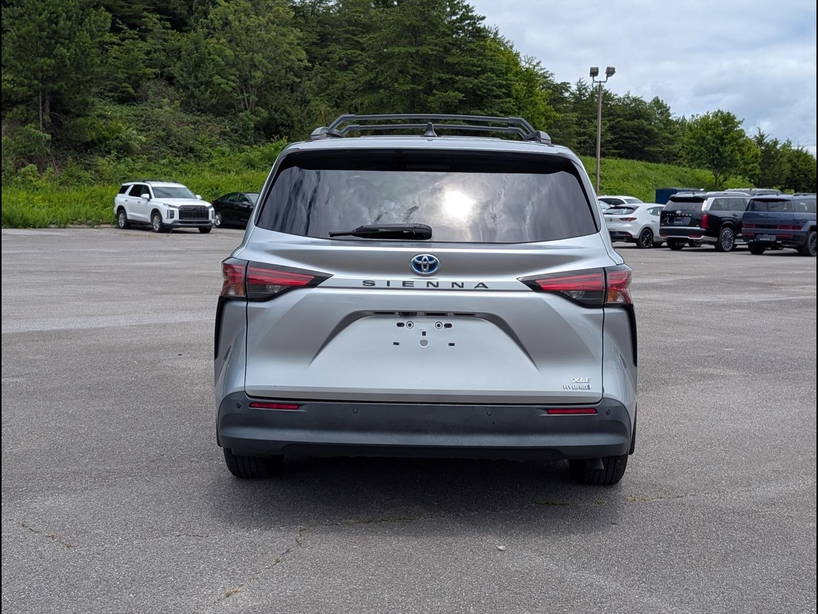 2022 Toyota Sienna XLE - Photo 6