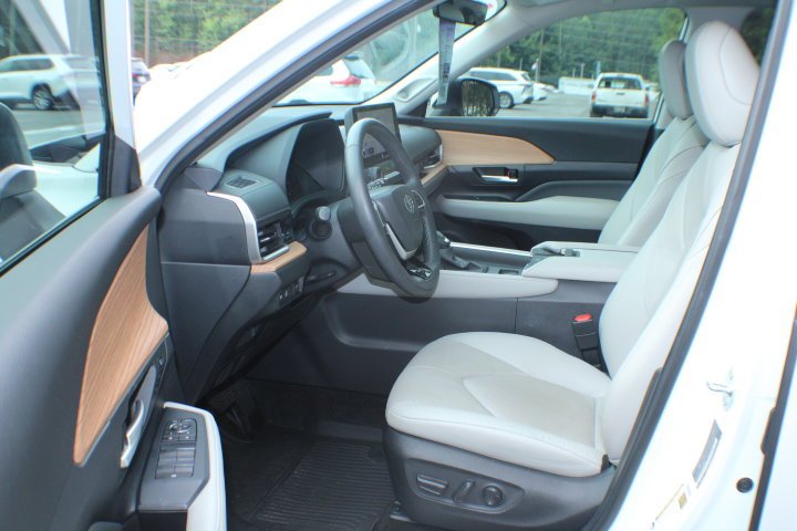 Certified Used 2024 Wind Chill Pearl Toyota Limited image 13