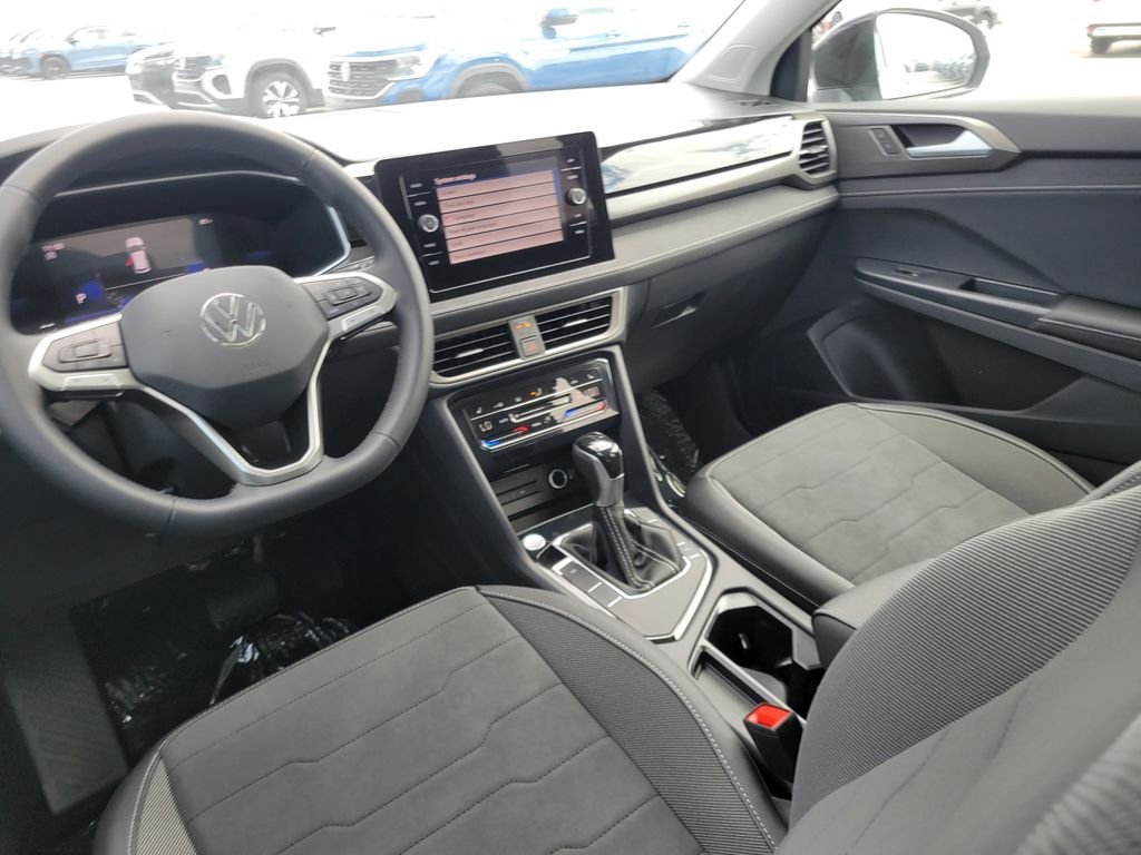 New 2026 White Volkswagen 1.5T SE Black image 8