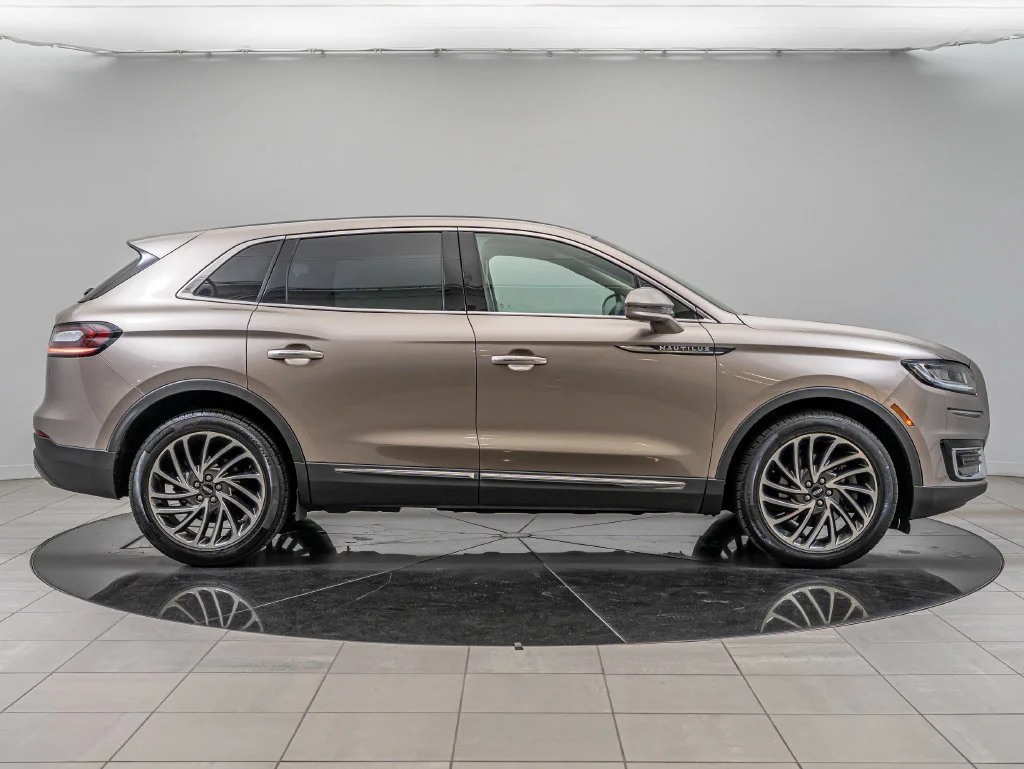 Used 2020 Iced Mocha Lincoln Reserve image 11