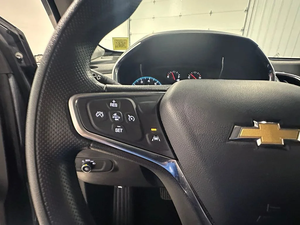 Used 2023 Gray Chevrolet LS image 33