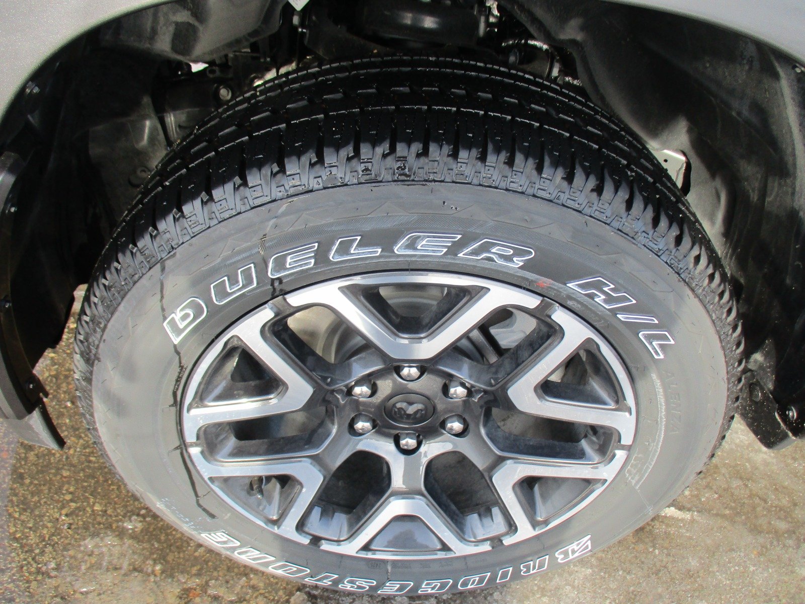 2026 RAM 1500 Laramie - Photo 9