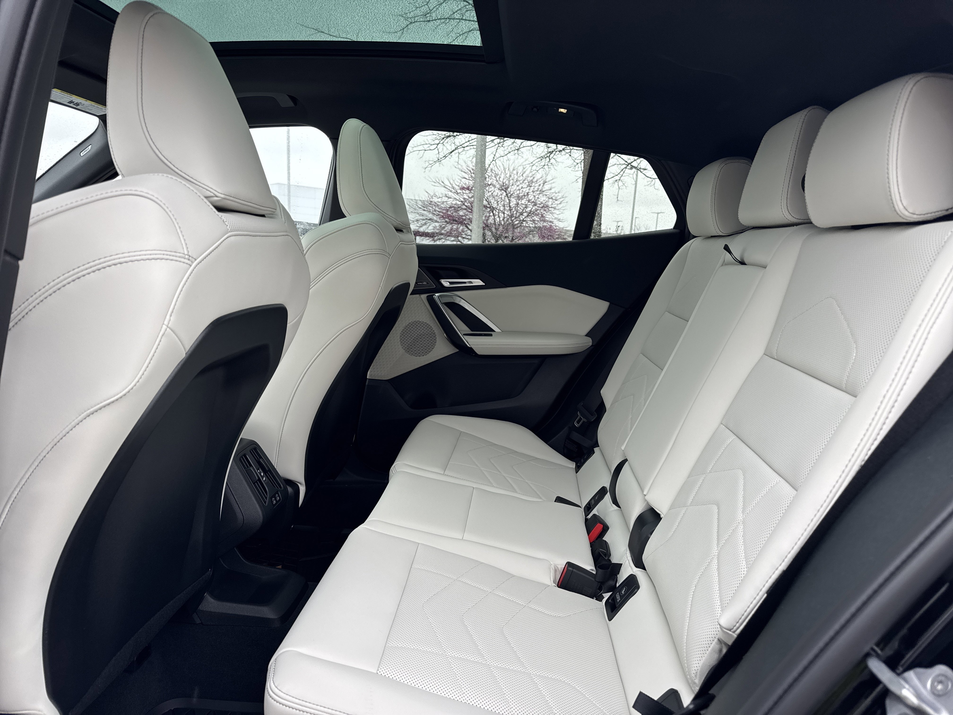 New 2026 BLACK SAPHORE BMW xDrive28i image 10