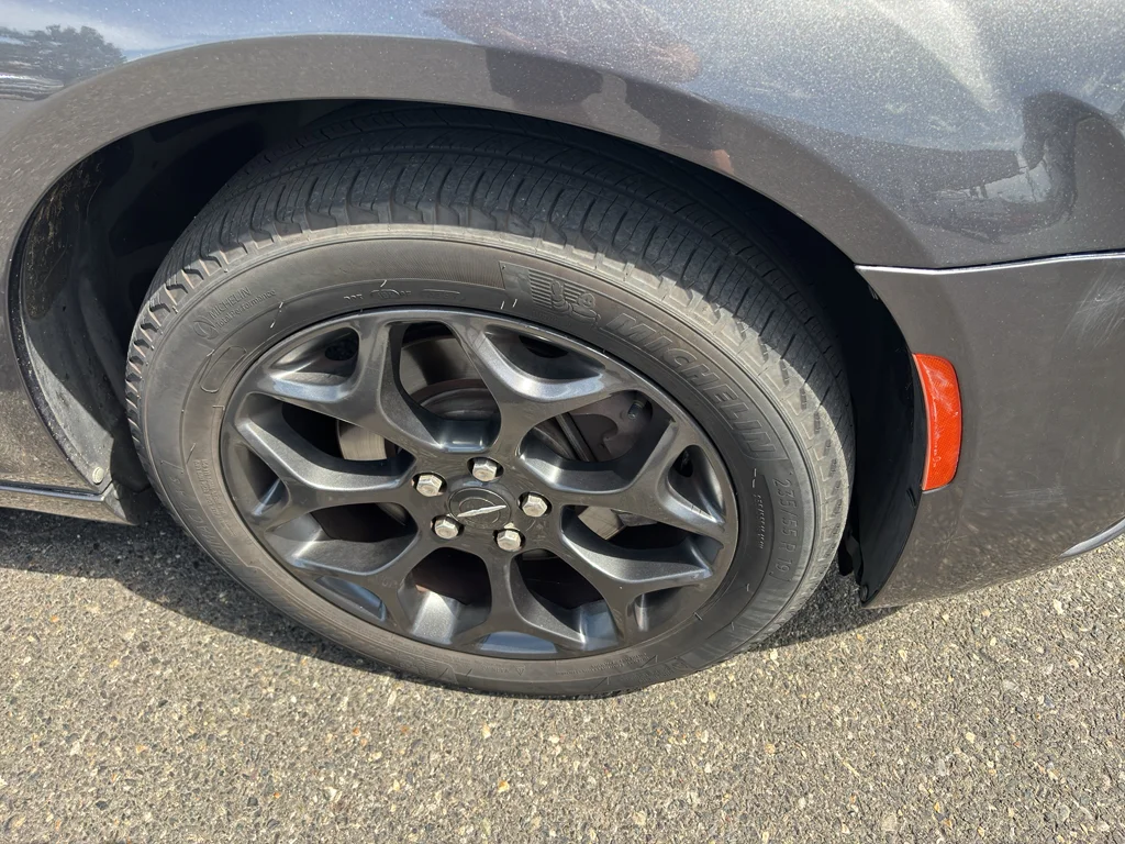 Used 2019 Granite Crystal Metallic Clearcoat Chrysler 300S image 17
