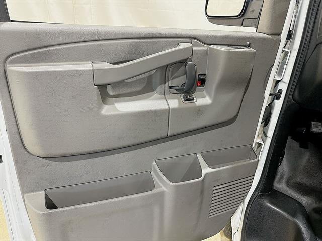 2020 Chevrolet Express Cargo Work Van - Photo 19