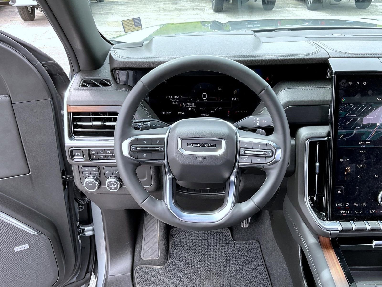 2025 GMC Yukon XL Denali - Photo 11