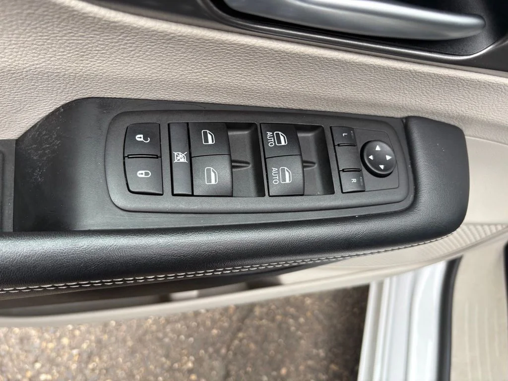 Used 2024 White Chrysler Touring L image 13