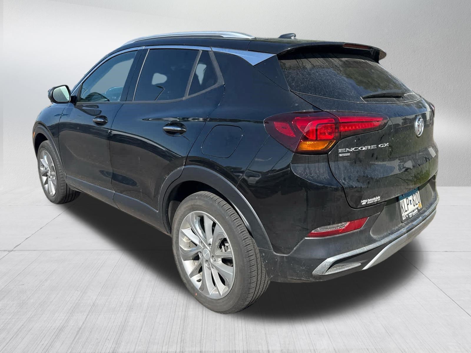 Used 2023 EBONY TWILIGHT METALLIC Buick Essence image 3