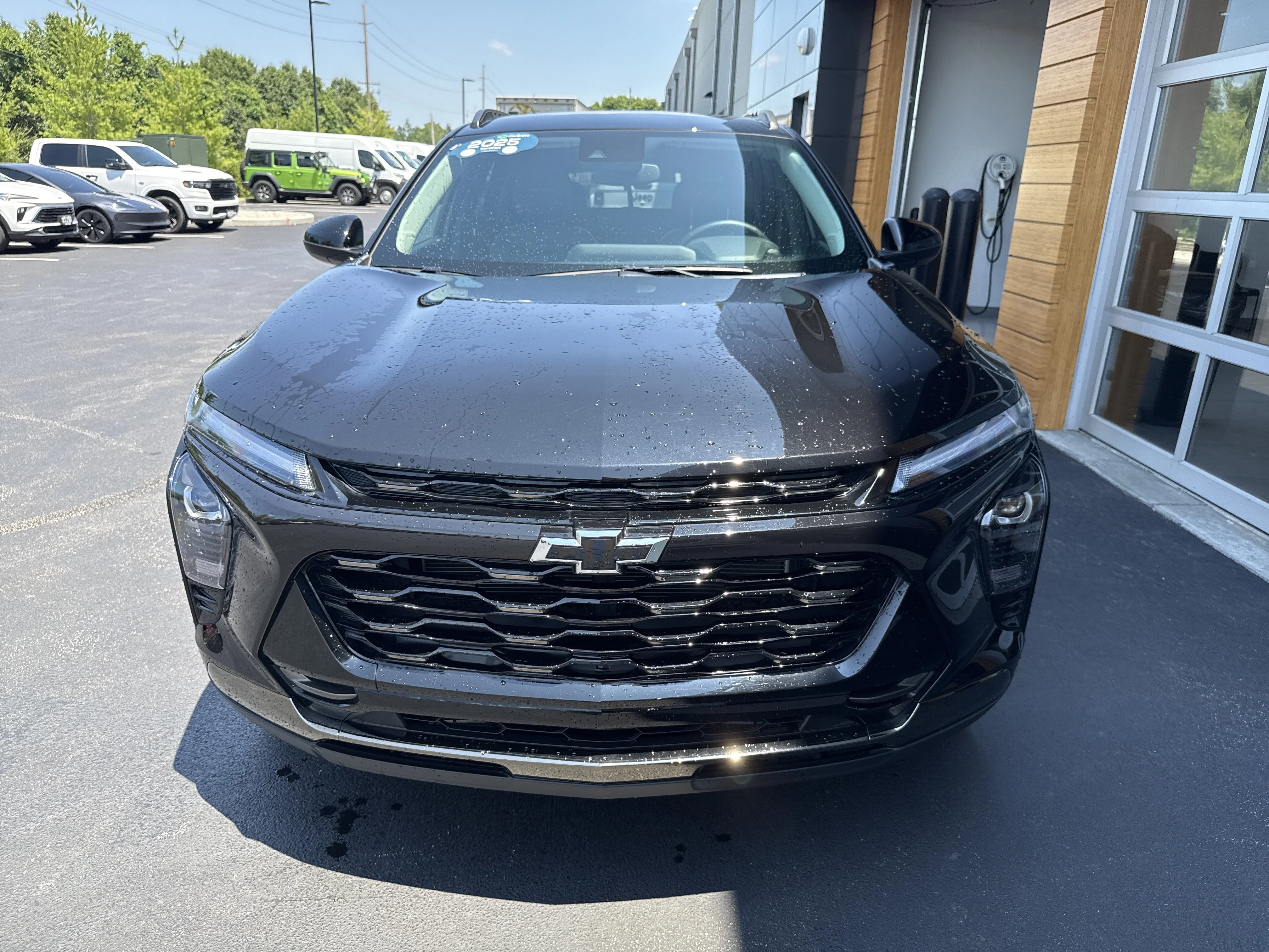 Used 2025 Mosaic Black Metallic Chevrolet ACTIV image 8